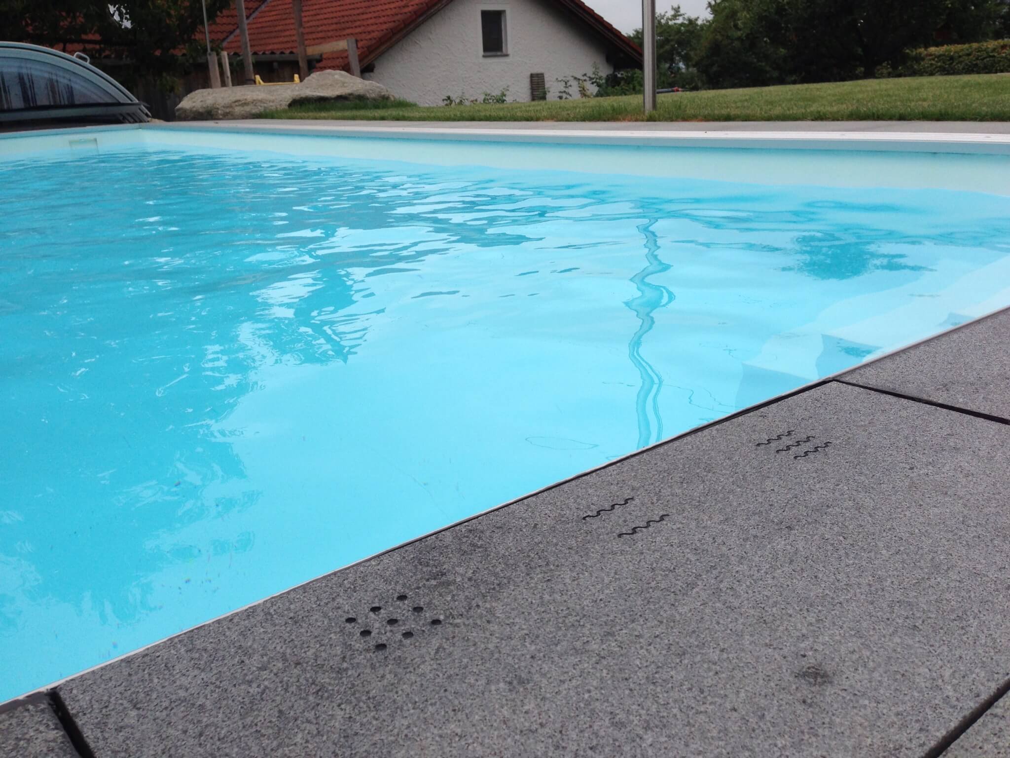 7 Smart Pool Automation Features controlelled by app Loxone Blog EN
