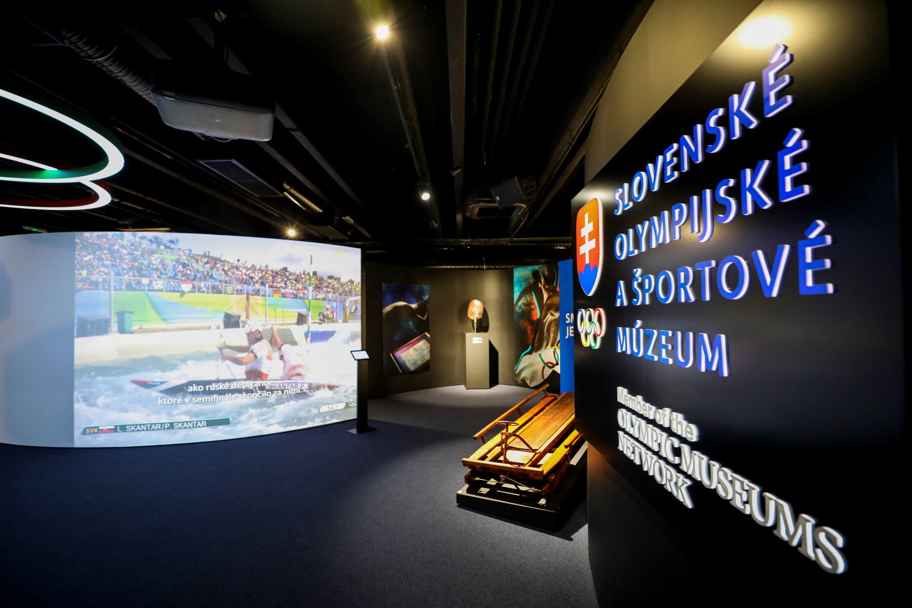 Slovenské olympijské a sportovní muzeum pohled z boku