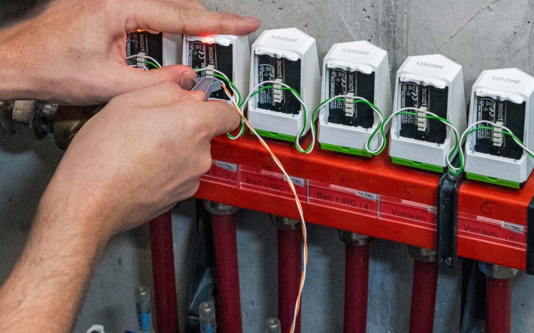 Einzelraumregelung für Fußbodenheizung mit dem LOXONE Stellantrieb – präzise, smart und energieeffizient
