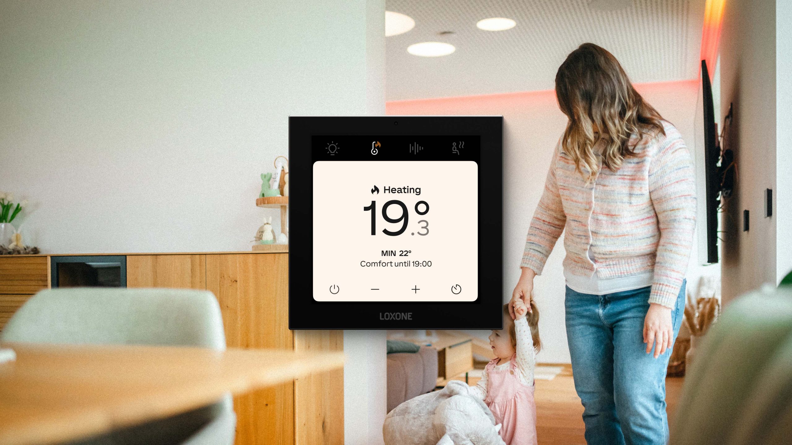 Температура в приміщенні відображається на сенсорному дисплеї Touch Pure Display
