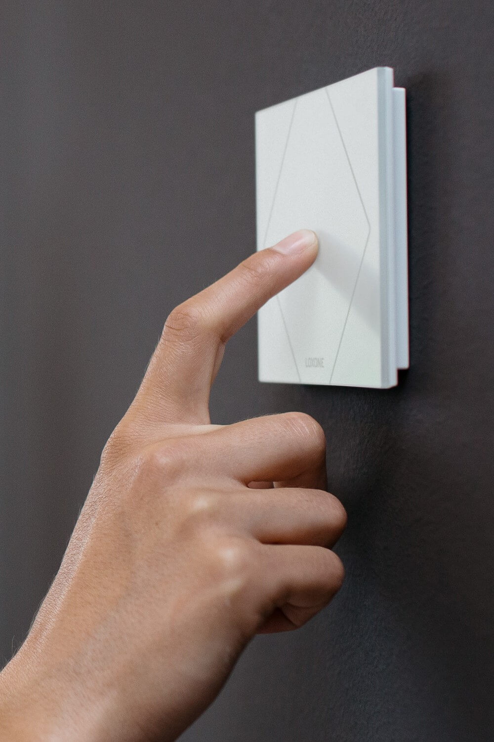 Smart lighting switch