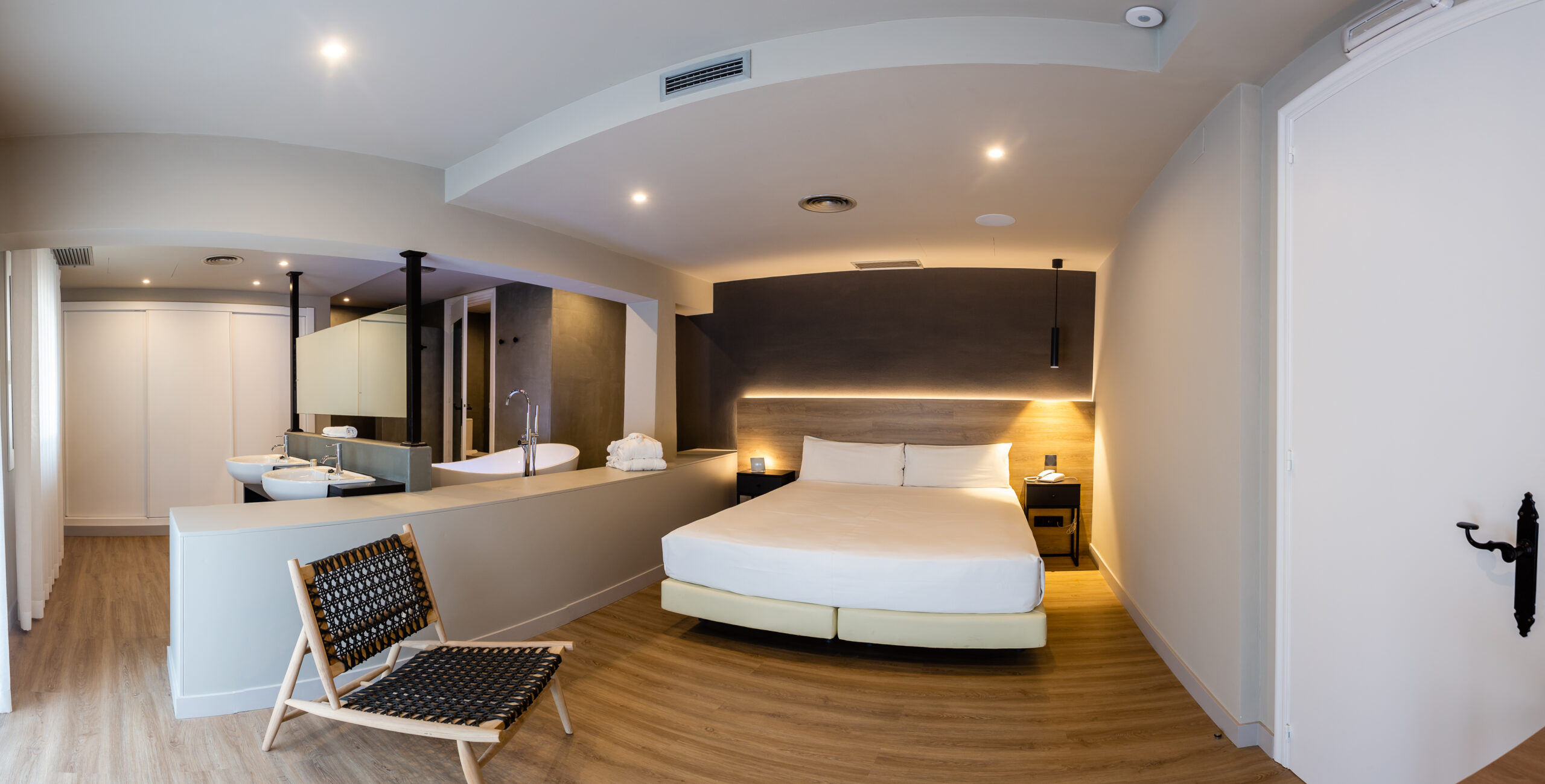 panoramic view of hotel room