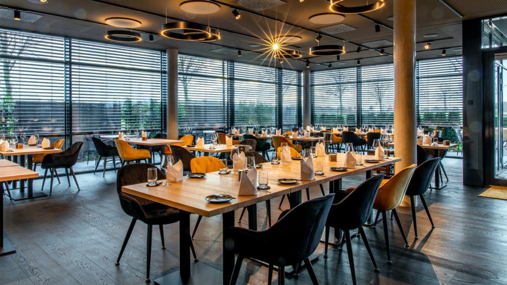 Intelligent Shading in Hotels - Smartes Restaurant