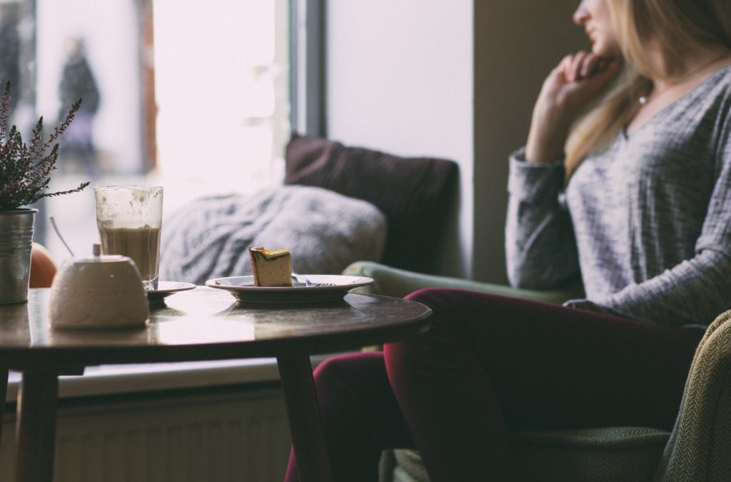 ¿Te quedas solo en casa? ¡Loxone se ocupa de tu seguridad!