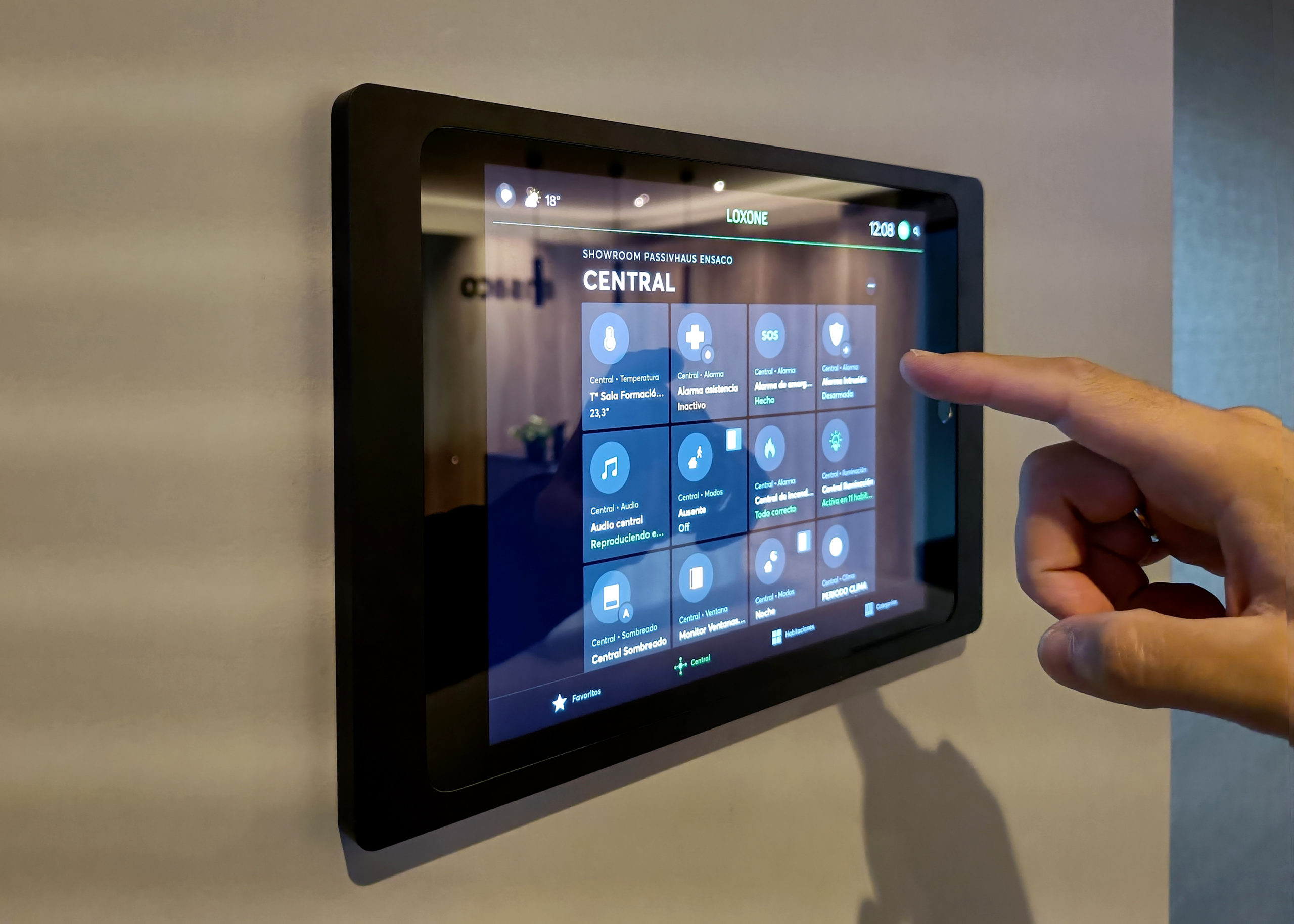 ENSACO SHOWROOM 07 tab ipad con control central