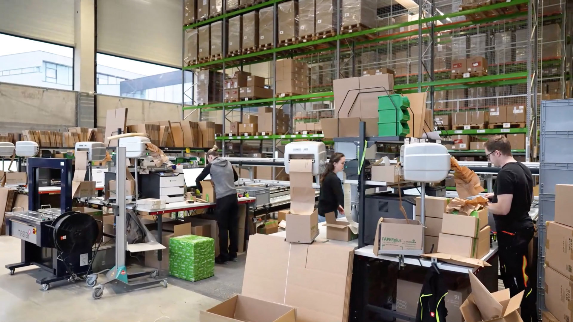 PH-Blog-Campus-Tour-Entrepôt The Loxone logistics center