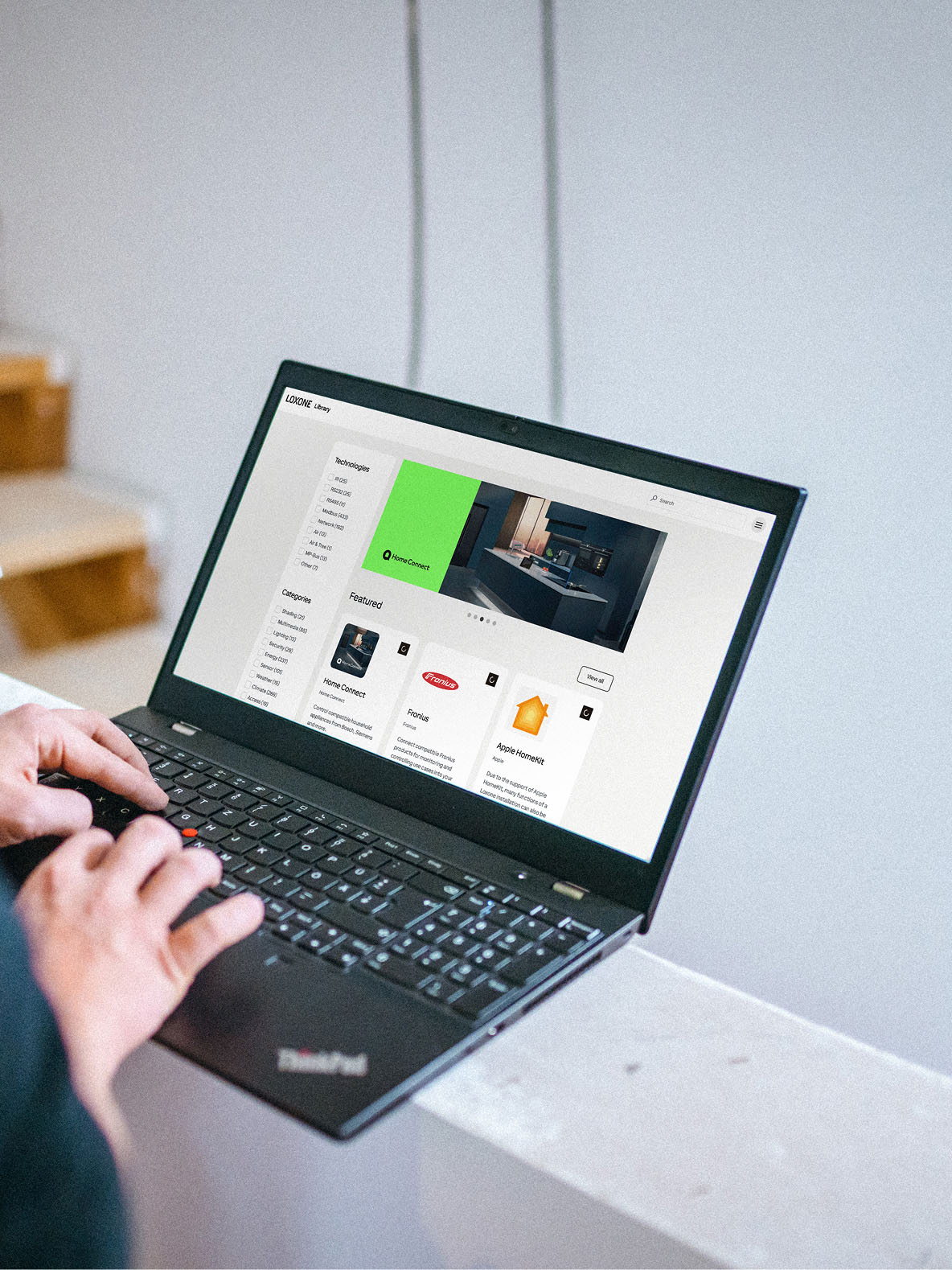 Loxone Partner am computer