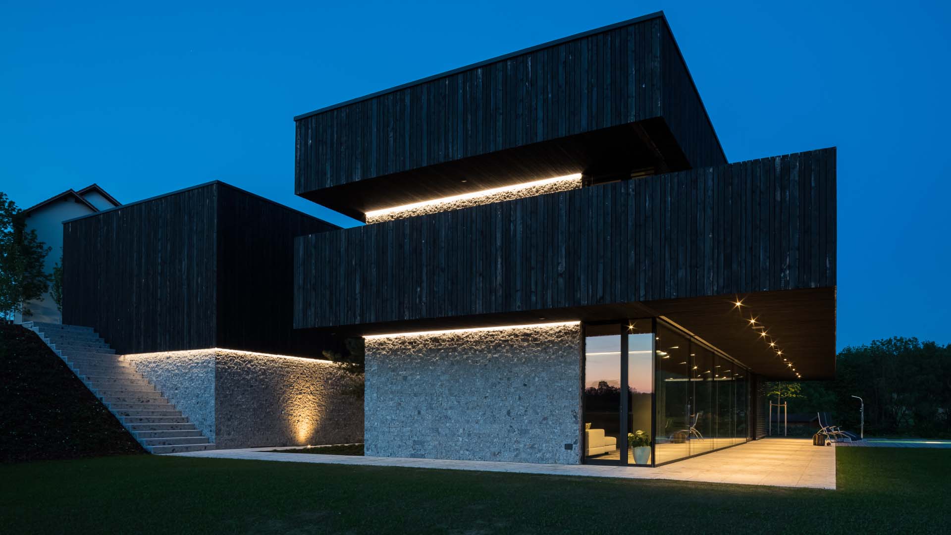 Homes-outside-lighting-loxone