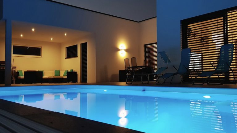 Smart Pool Control: Efficient. Convenient. Sustainable.