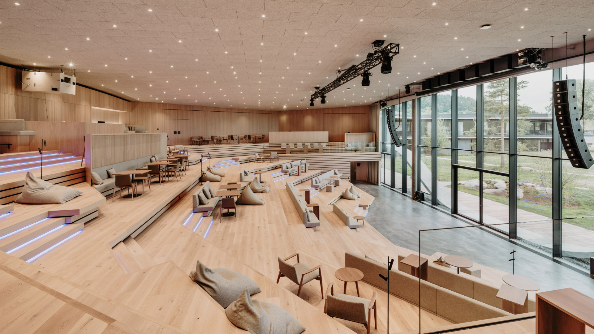 PH-Event Space Simple control of extensive event technology