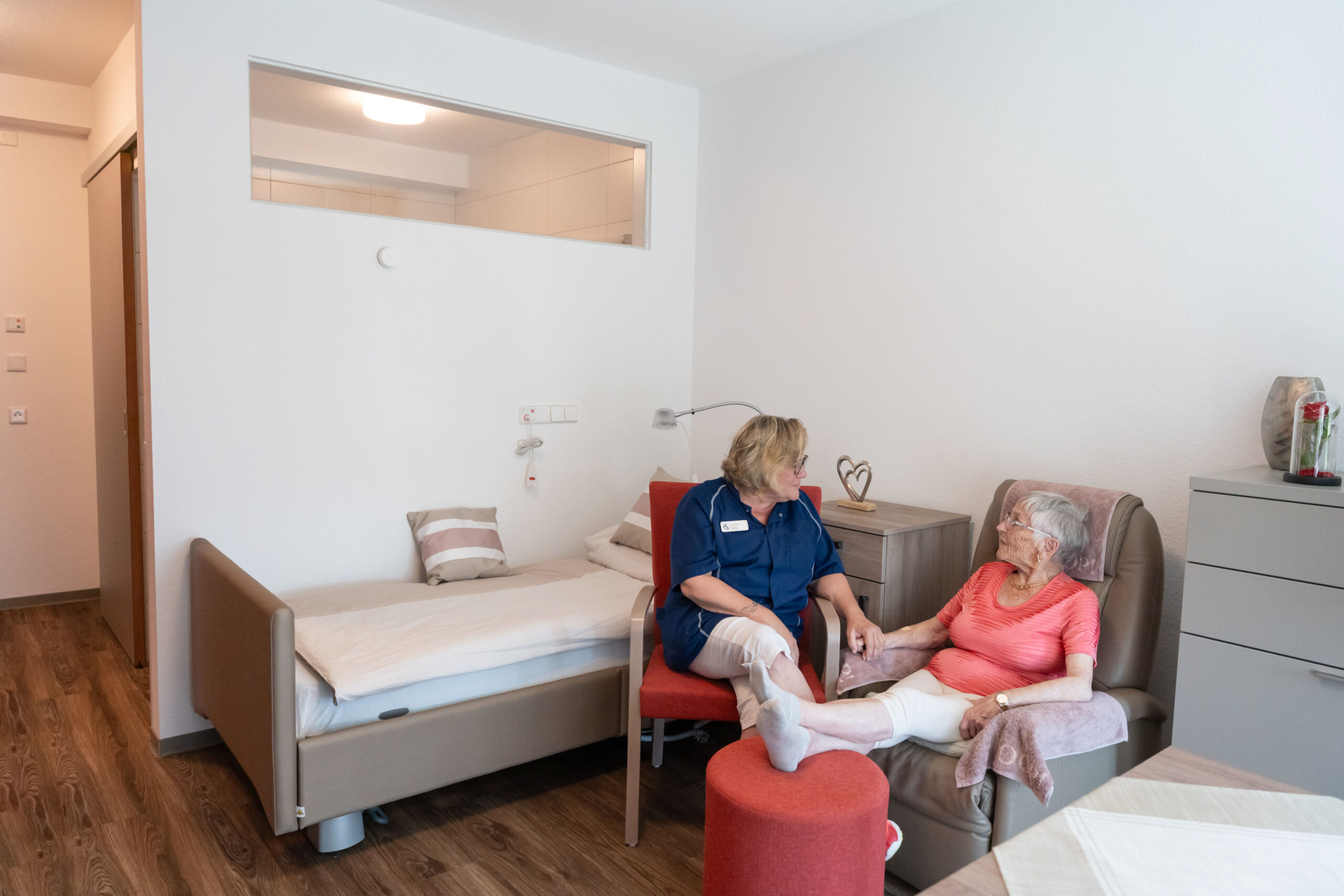  Meer comfort voor zorgpersoneel en bewoners in het met Loxone geautomatiseerd woonzorgcentrum.