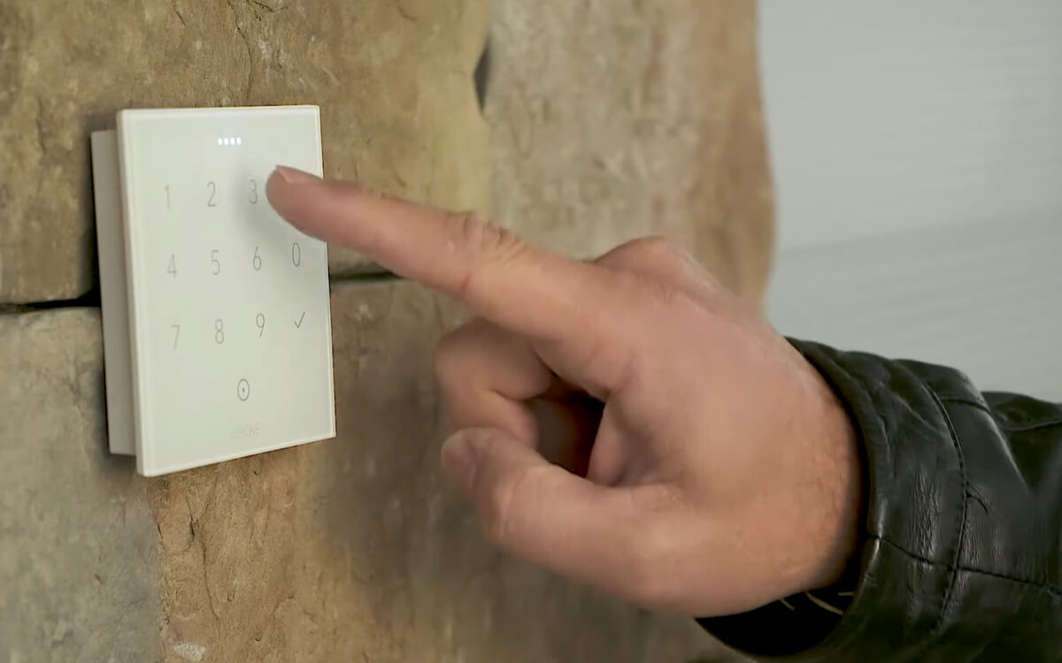 codeklavier sectionaalpoort loxone nfc code touch