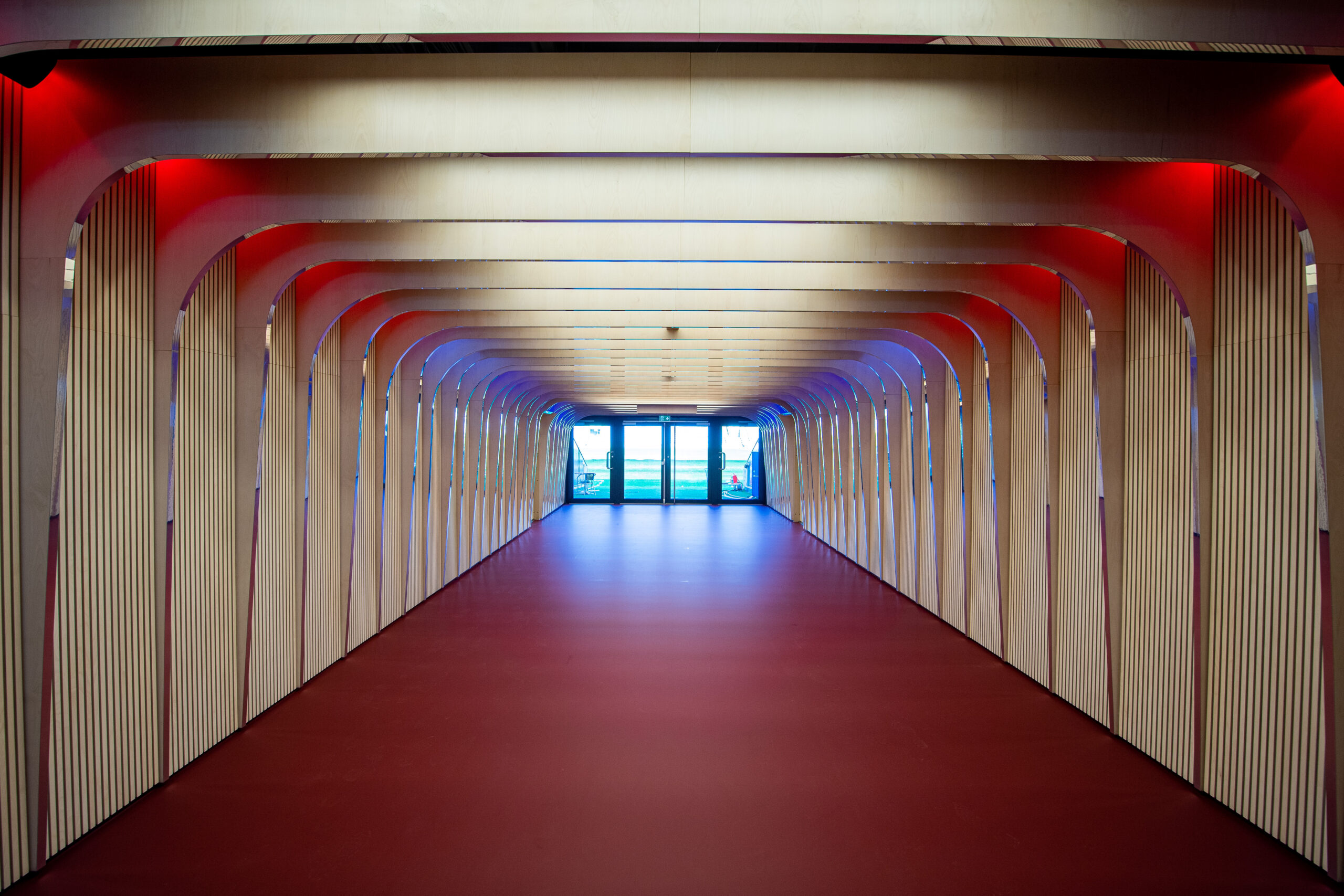 Tunel dla graczy na stadionie Ullevaal w Oslo
