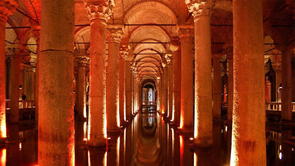 Retenčná nádrž Cisterna Basilica v Istanbule