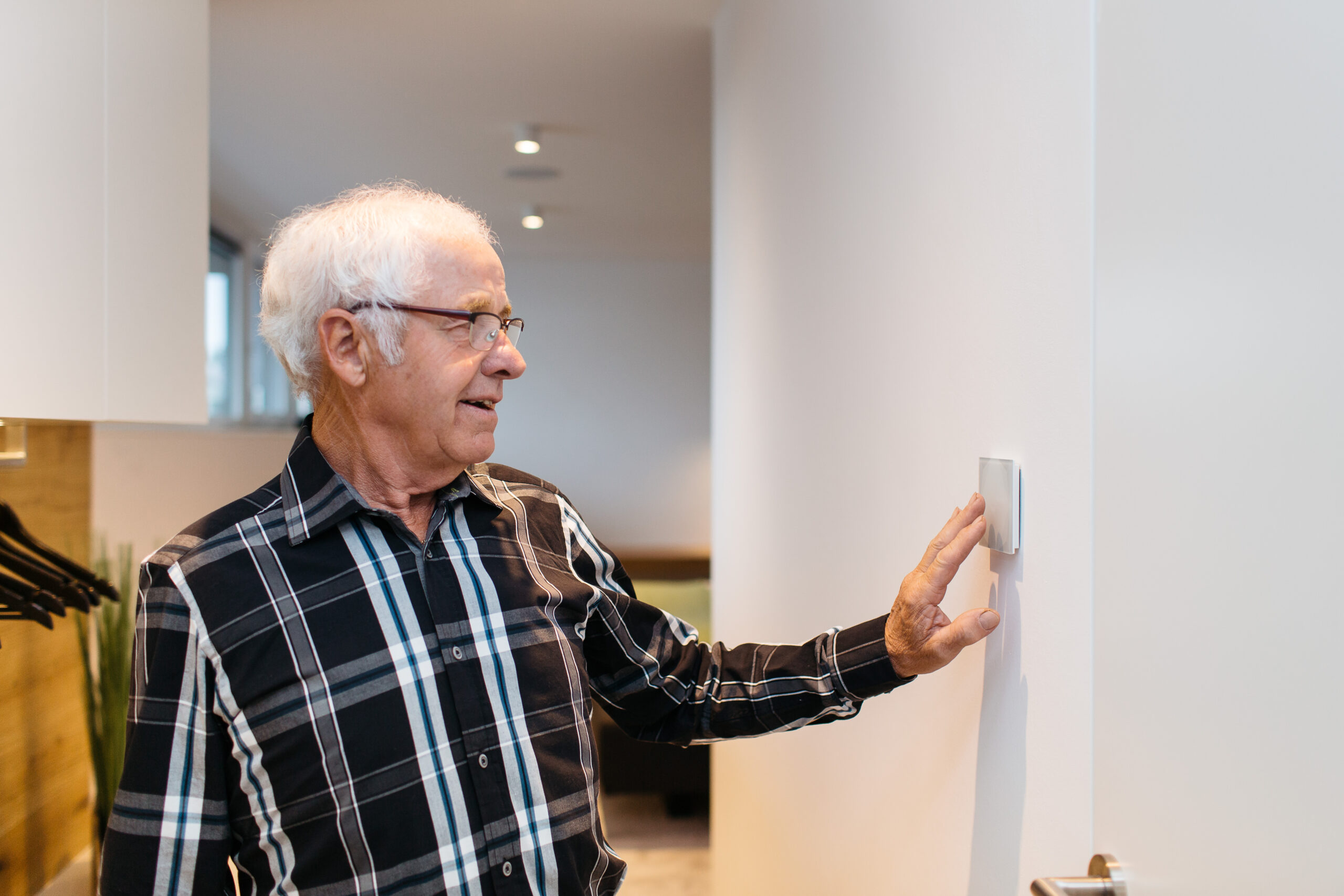 Loxone Touch Pure pomáha ľudom so zrakovým postihnutím