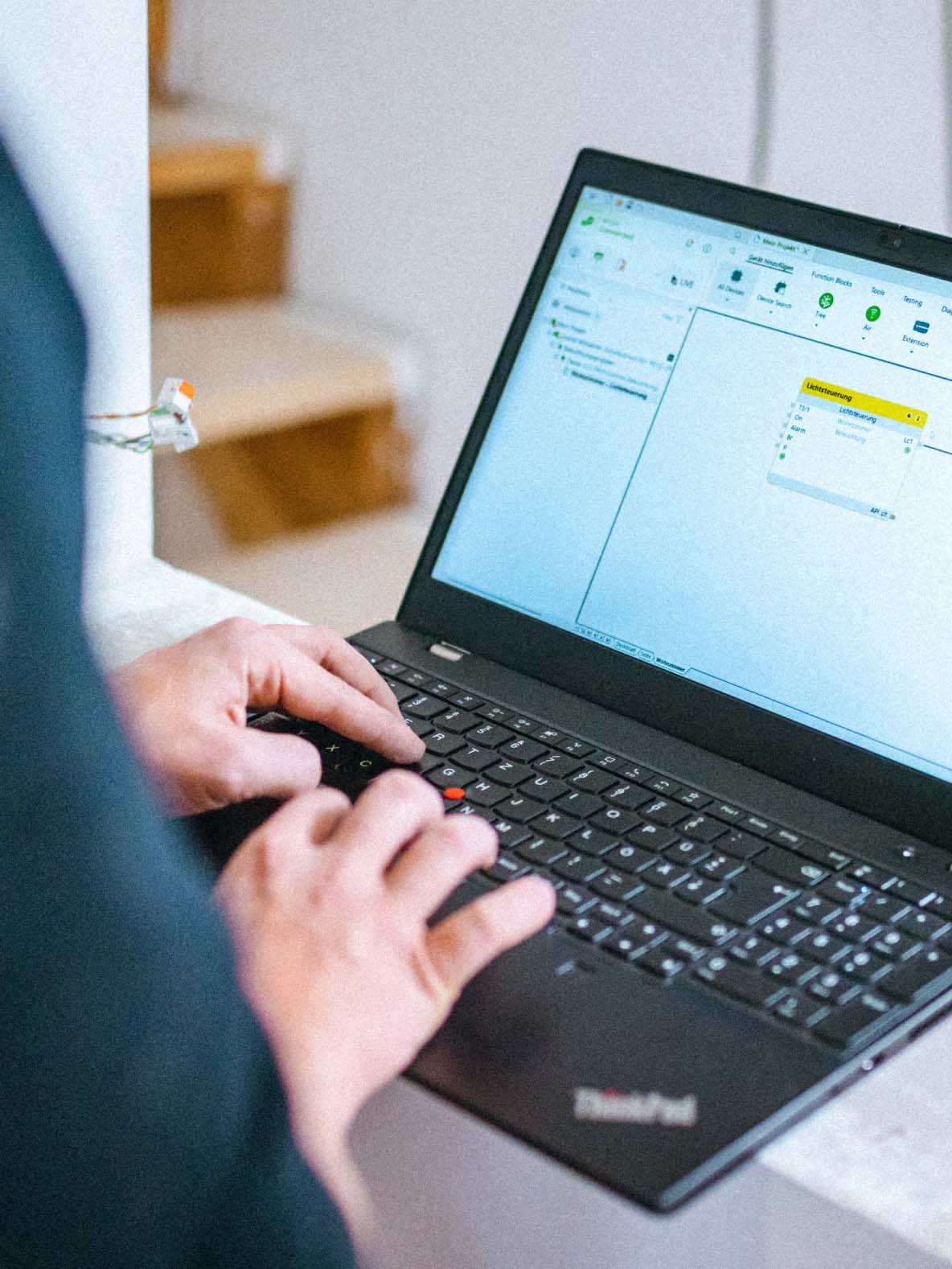 LOXONE Partner pracuje v LOXONE Configu