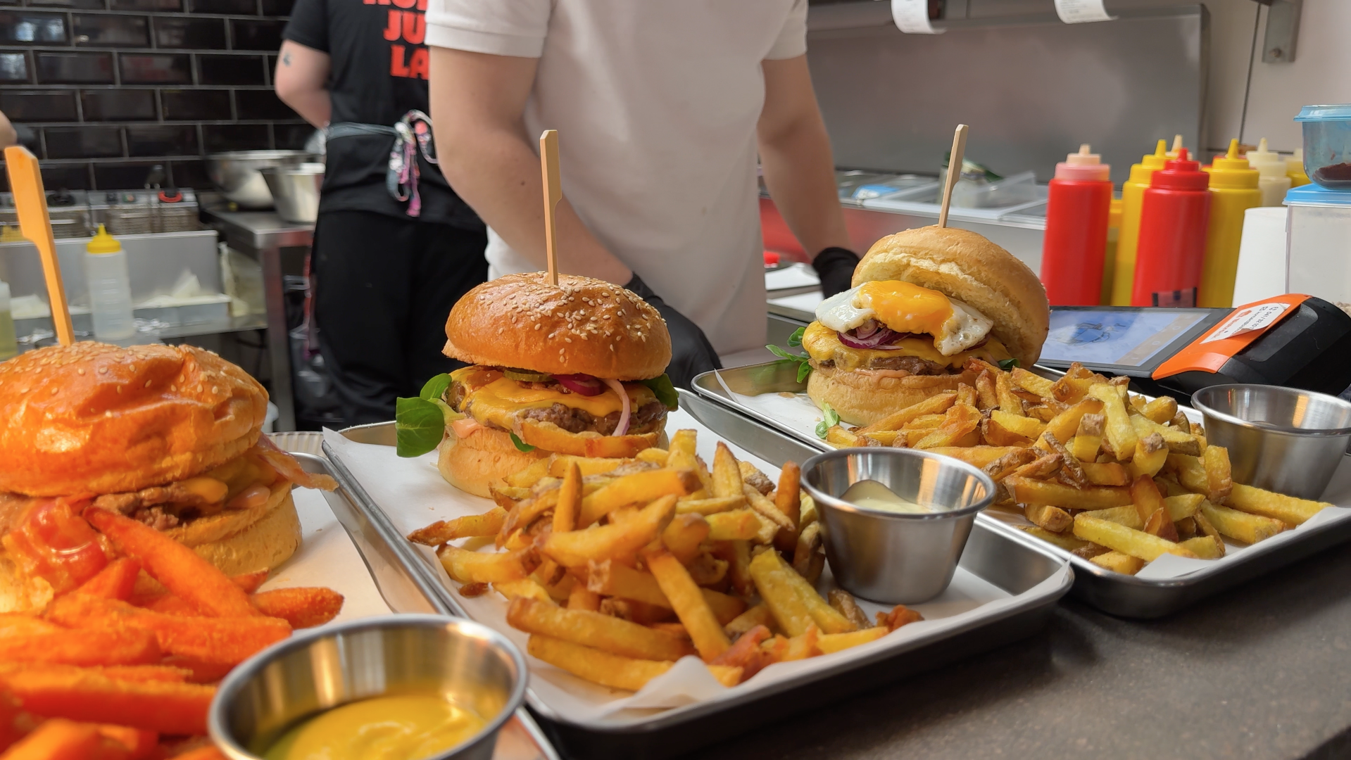 Ponuka burgerov v reštaurácii BurgerLAB